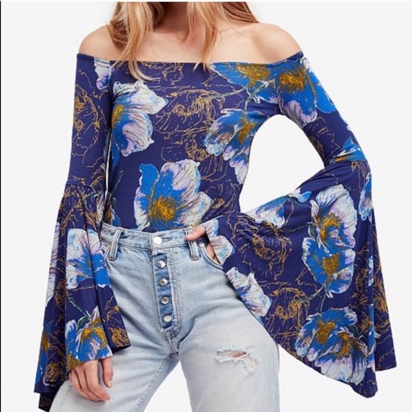 Free People Tops - [We the free] birds of paradise bell sleeve top S